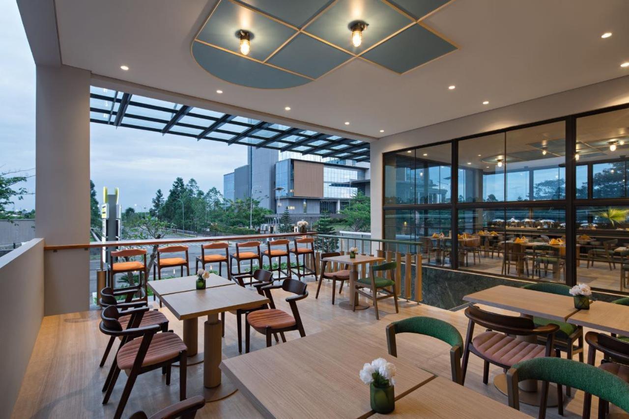 Maxonehotels At Kota Harapan Indah-Bekasi Exterior foto