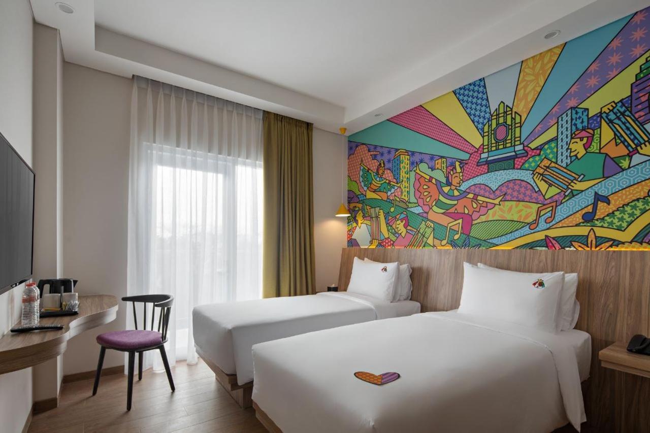 Maxonehotels At Kota Harapan Indah-Bekasi Exterior foto